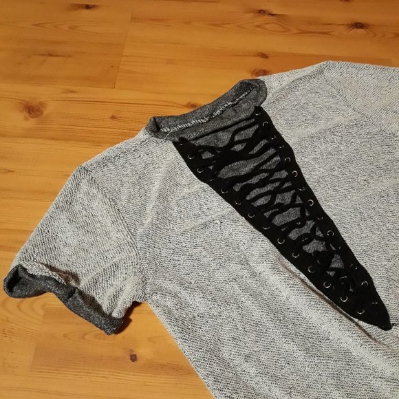 Comfy gray lace up top - Picture 6 of 6